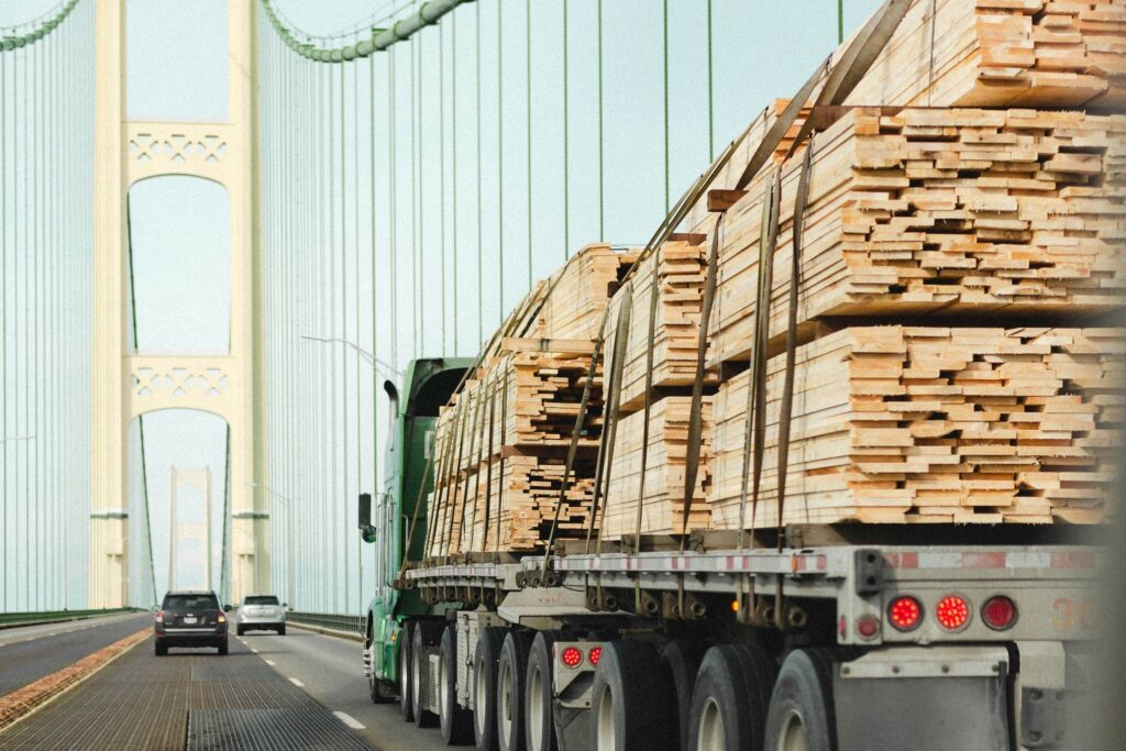 zekeren lading vrachtwagen